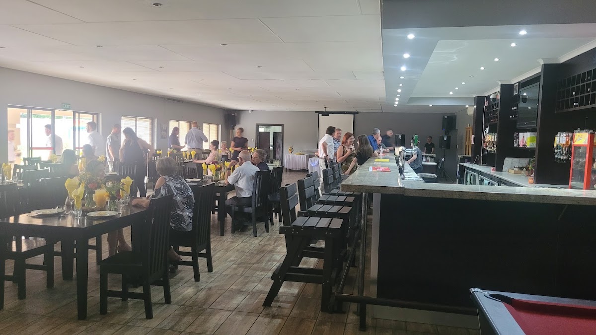 Jackie's Pub & Restaurant-3