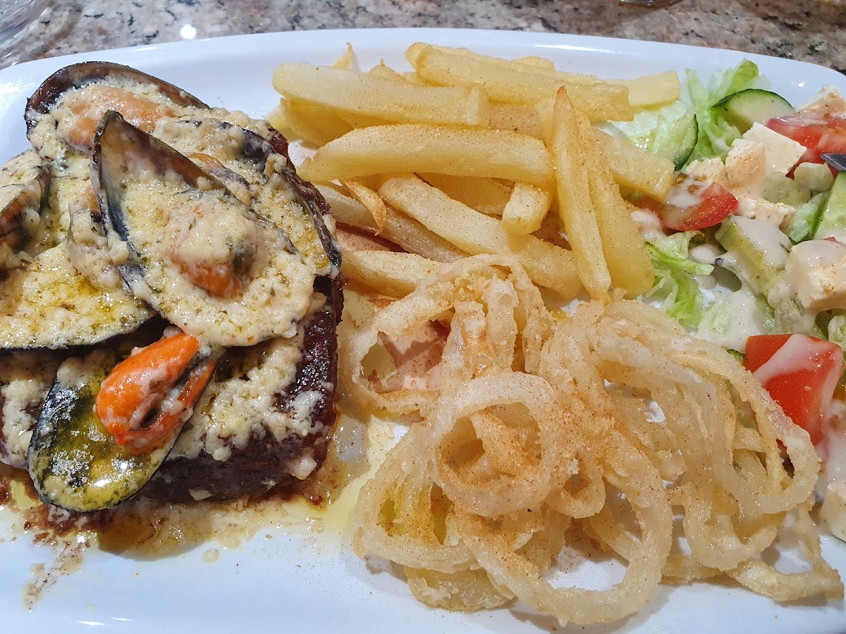 Jackie's Pub & Restaurant-5