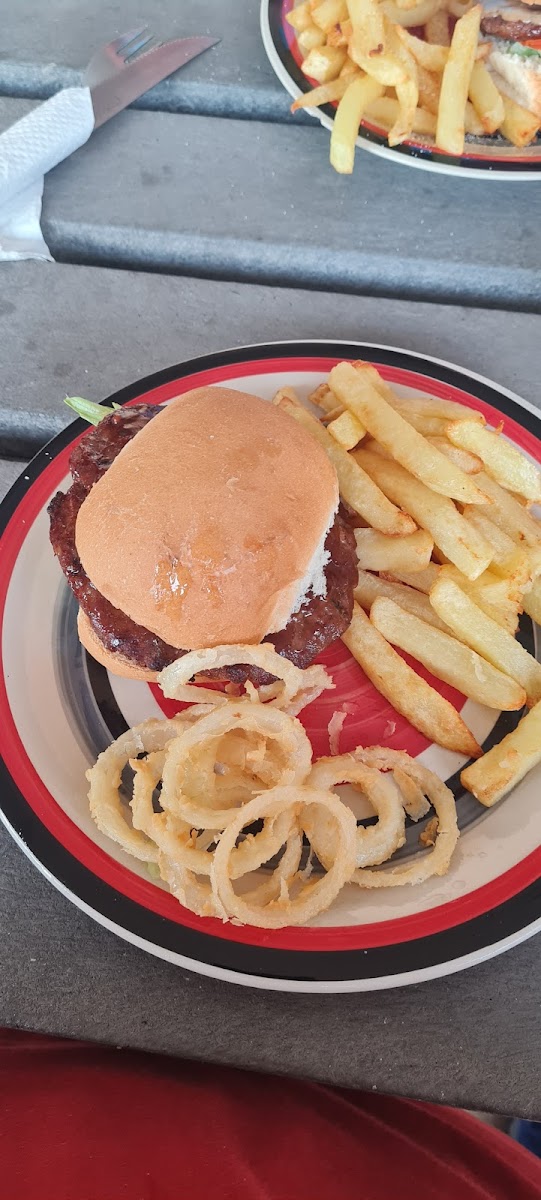 Jackie's Pub & Restaurant-7